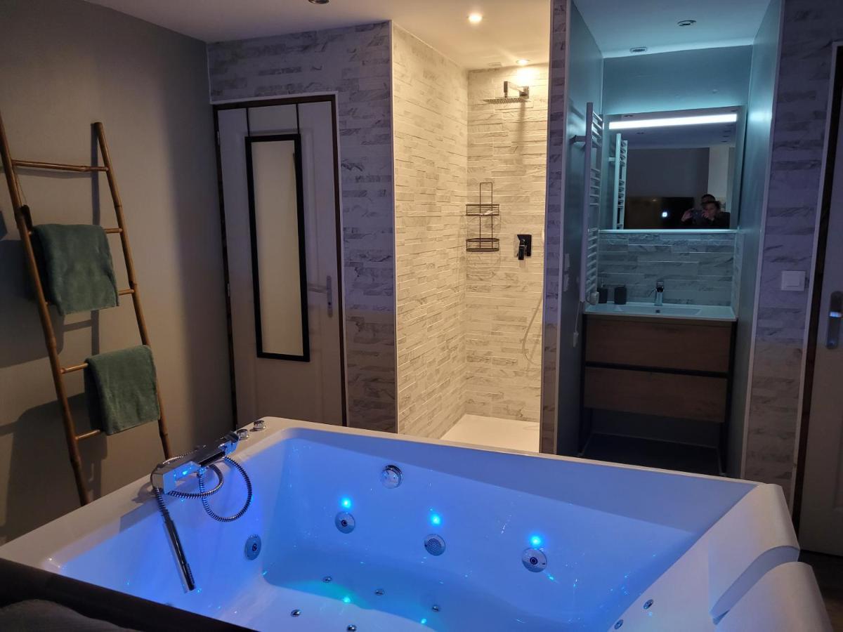 Chambre Privative Avec Baignoire Balneo Crespin  Exterior foto